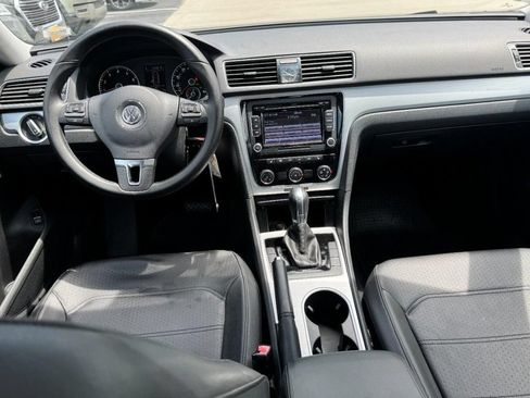 Used 2013 Volkswagen Passat 2.5 SE FWD image 12