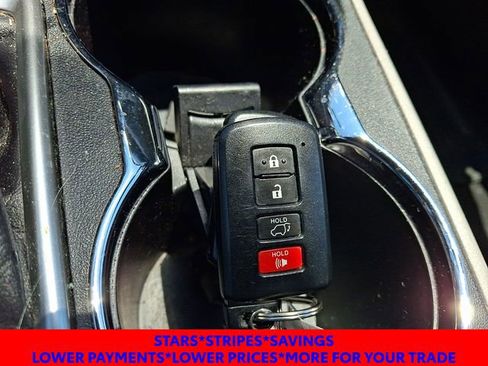 Used 2016 Toyota Highlander XLE AWD/4WD image 15