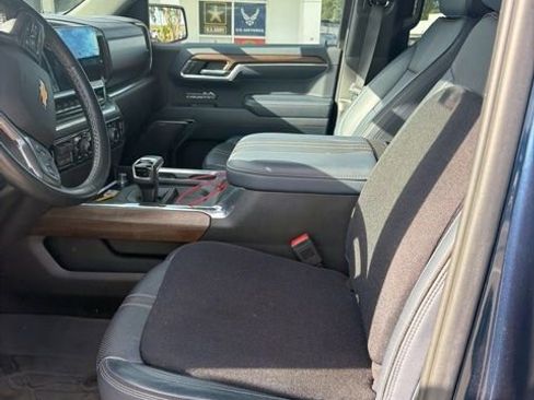 Used 2023 Chevrolet Silverado 1500 High Country w/ High Country Premium Package AWD/4WD image 8