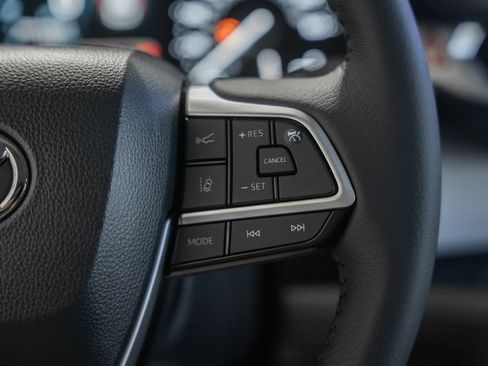 New 2026 Toyota Sienna XLE AWD/4WD image 29