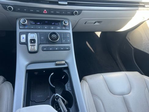 Used 2023 Hyundai Palisade Limited w/ Winter Package image 41