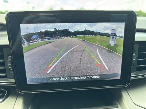Used 2022 Ford Explorer XLT AWD/4WD image 24