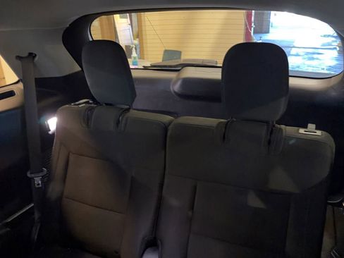 Used 2023 Ford Explorer XLT image 23