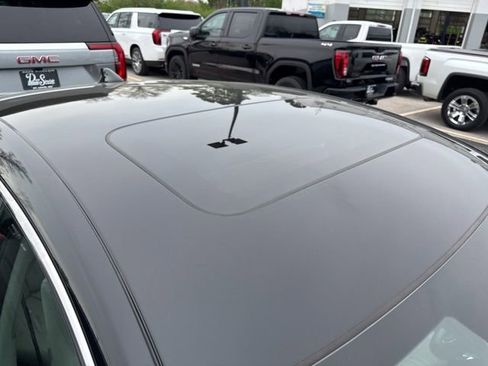 Used 2018 Honda Accord Touring image 10