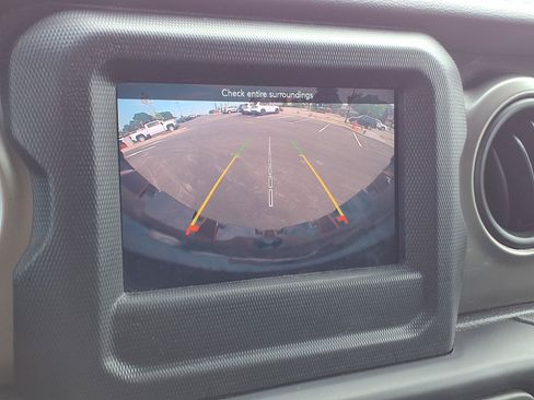 Used 2021 Jeep Wrangler Sport AWD/4WD image 8