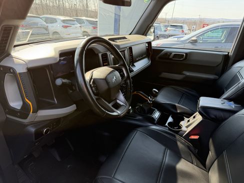 Used 2023 Ford Bronco Badlands image 7