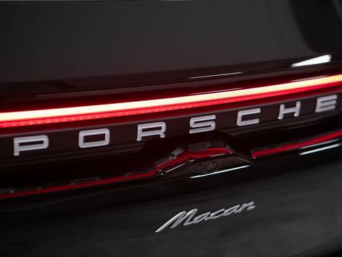 New 2026 Porsche Macan Electric image 36