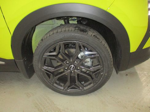 New 2026 Nissan Kicks SR w/ Cold Weather Package image 4