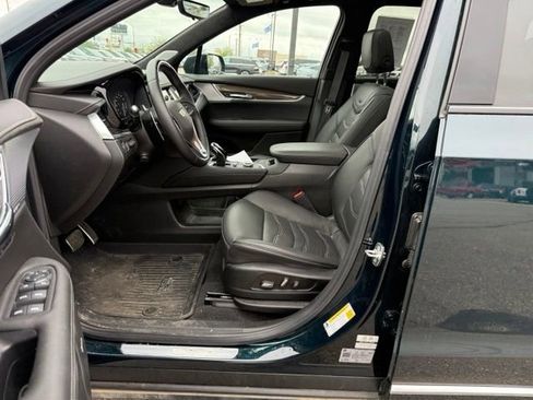 Used 2024 Cadillac XT6 Sport w/ Platinum Package AWD/4WD image 2