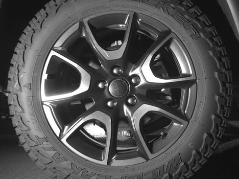 Used 2025 Jeep Compass Trailhawk image 15