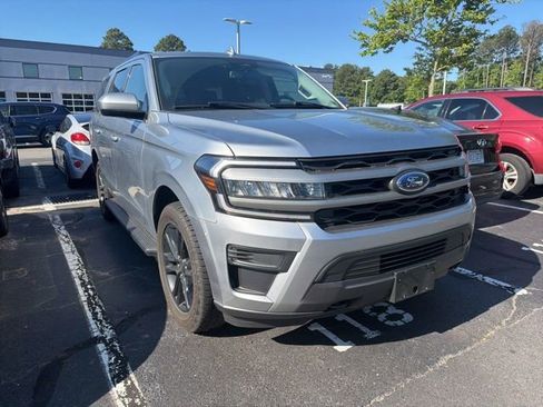Used 2024 Ford Expedition XLT AWD/4WD image 1