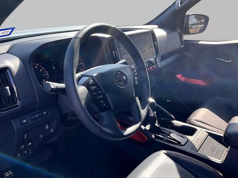 Certified 2025 Nissan Frontier PRO-4X w/ Pro Premium Package AWD/4WD image 18