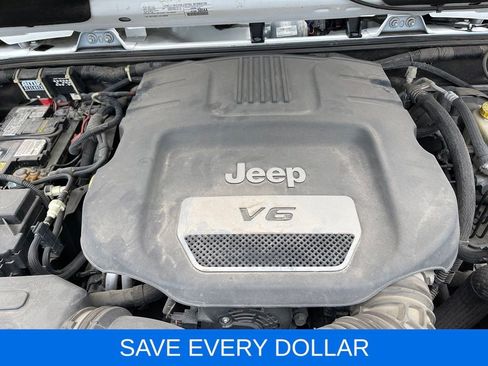 Used 2016 Jeep Wrangler Unlimited Rubicon w/ Connectivity Group AWD/4WD image 21