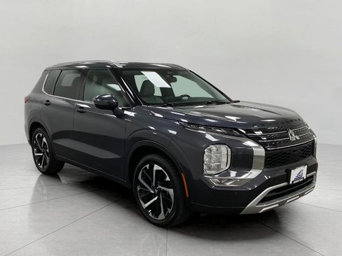 Used 2024 Mitsubishi Outlander SEL image 1
