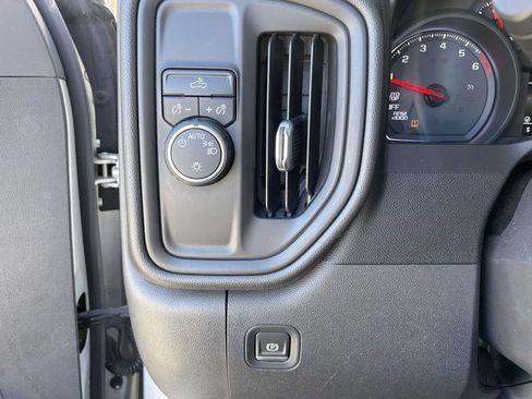 Used 2020 Chevrolet Silverado 1500 Custom w/ Custom Value Package image 17