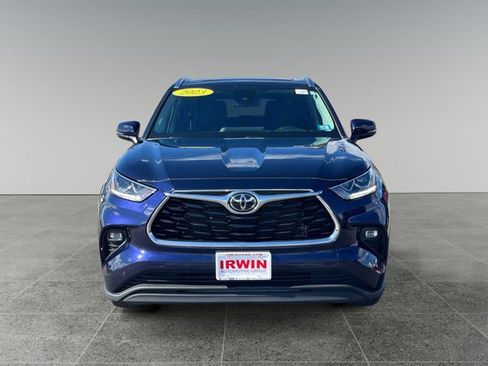 Used 2023 Toyota Highlander Limited AWD/4WD image 9