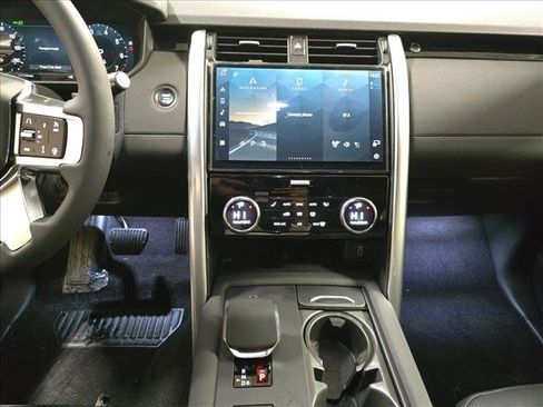 New 2026 Land Rover Discovery S AWD/4WD image 21