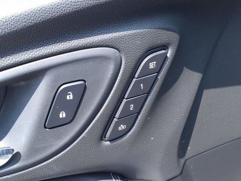 Used 2021 Buick Encore GX Essence w/ Sport Touring Package image 12