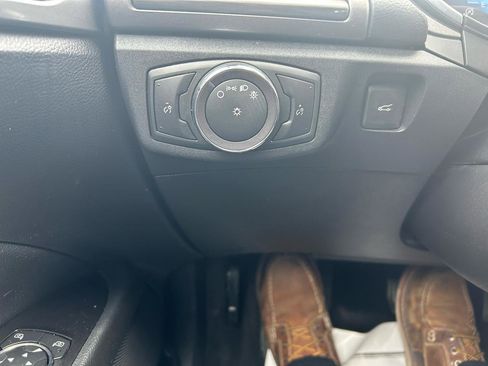 Used 2019 Ford Fusion SEL FWD image 27