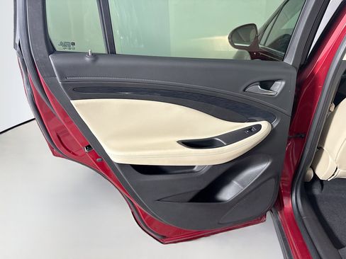 Used 2017 Buick Envision Essence image 26