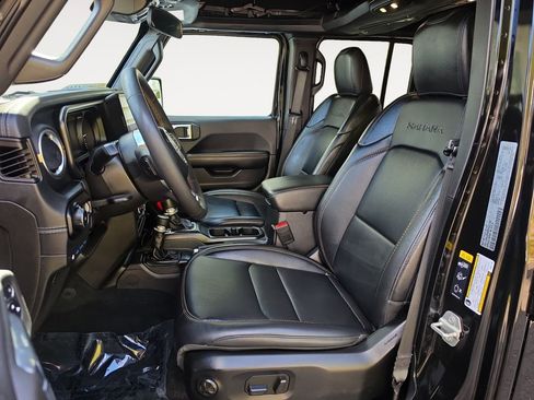 Used 2024 Jeep Wrangler Unlimited Sahara AWD/4WD image 9