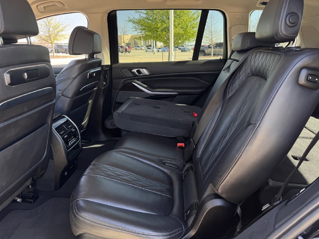 Used 2023 BMW X7 xDrive40i AWD/4WD image 28