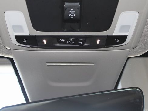 Used 2025 Honda CR-V EX-L image 40