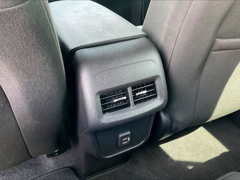 Used 2023 Chevrolet Equinox LS AWD/4WD image 10