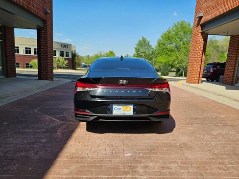 Used 2021 Hyundai Elantra SEL image 4