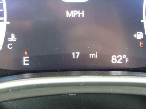 New 2027 Chrysler Pacifica Select AWD/4WD image 28