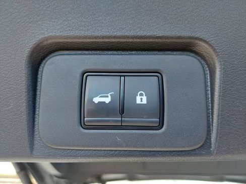Used 2024 Nissan Rogue SV AWD/4WD image 11
