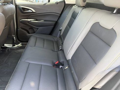 Used 2024 Chevrolet Trax ACTIV w/ Sunroof Package image 13