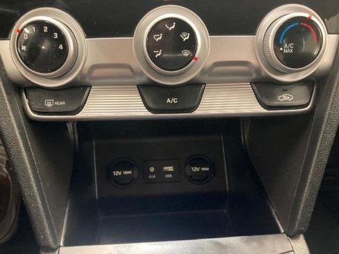 Used 2019 Hyundai Elantra SE w/ Cargo Package FWD image 23