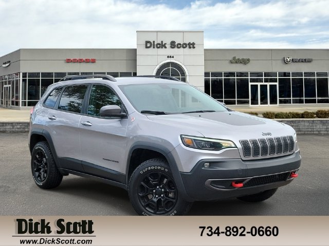 Used 2019 Jeep Cherokee Trailhawk w/ Cold Weather Group AWD/4WD image 1