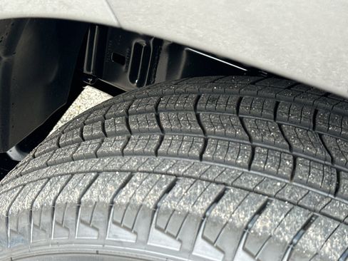 New 2026 Nissan Frontier SV AWD/4WD image 10