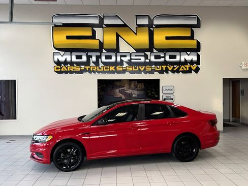 Used 2019 Volkswagen Jetta R-Line w/ R-Line Cold Weather Package image 6