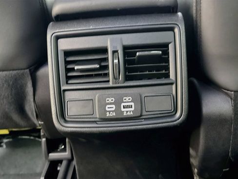 Used 2026 Subaru Forester Premium AWD/4WD image 31