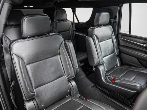 Used 2022 GMC Yukon XL Denali w/ Denali Ultimate Package AWD/4WD image 11