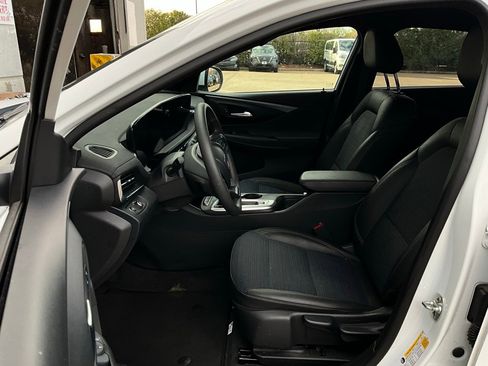 Used 2025 Buick Envista Preferred image 10