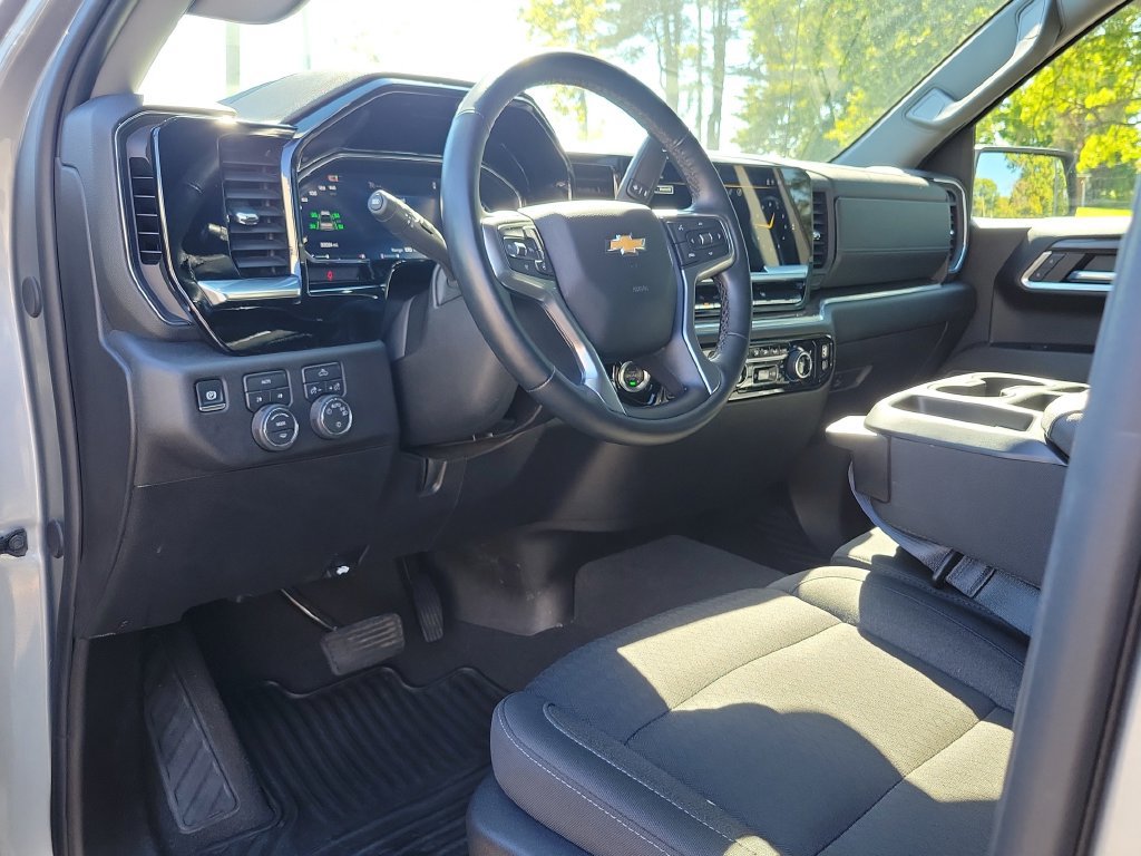Used 2026 Chevrolet Silverado 1500 LT AWD/4WD image 24