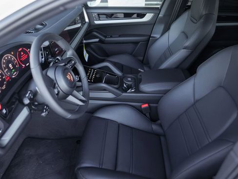 New 2026 Porsche Cayenne E-Hybrid Coupe AWD/4WD image 16