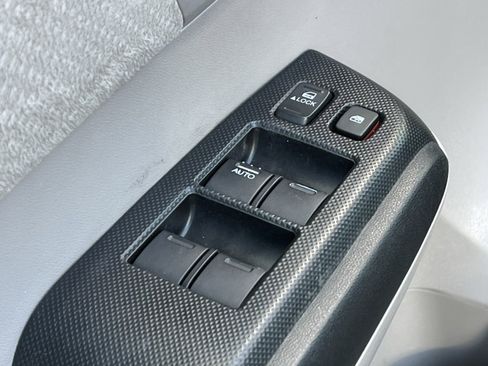 Used 2013 Honda Insight image 13