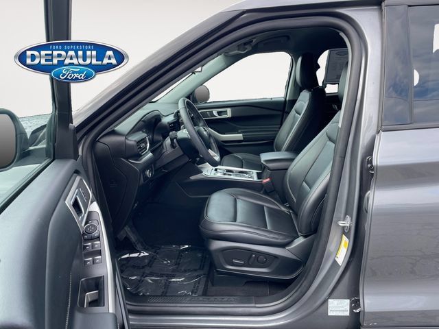 Used 2024 Ford Explorer XLT w/ Equipment Group 202A AWD/4WD image 11