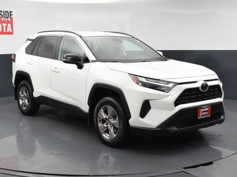 Used 2023 Toyota RAV4 XLE AWD/4WD image 6