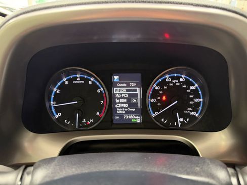 Used 2018 Toyota RAV4 XLE AWD/4WD image 31