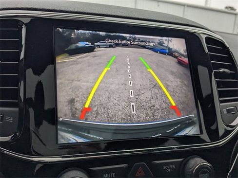 Used 2021 Jeep Grand Cherokee Limited w/ Luxury Group II image 21