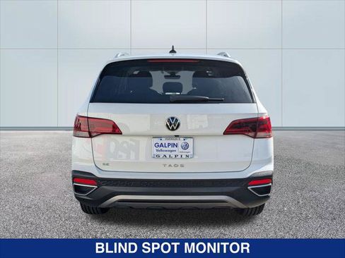 Used 2022 Volkswagen Taos SE FWD image 4