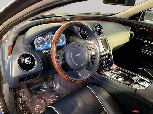 Used 2014 Jaguar XJ L Portfolio AWD/4WD image 17