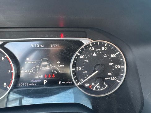 Used 2021 Nissan Rogue S FWD image 11