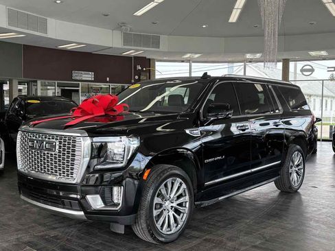 Used 2023 GMC Yukon XL Denali AWD/4WD image 18
